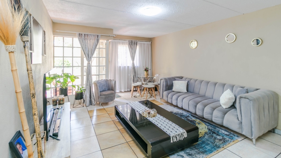 2 Bedroom Property for Sale in Noordwyk Gauteng