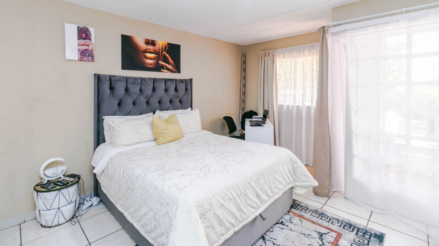 2 Bedroom Property for Sale in Noordwyk Gauteng