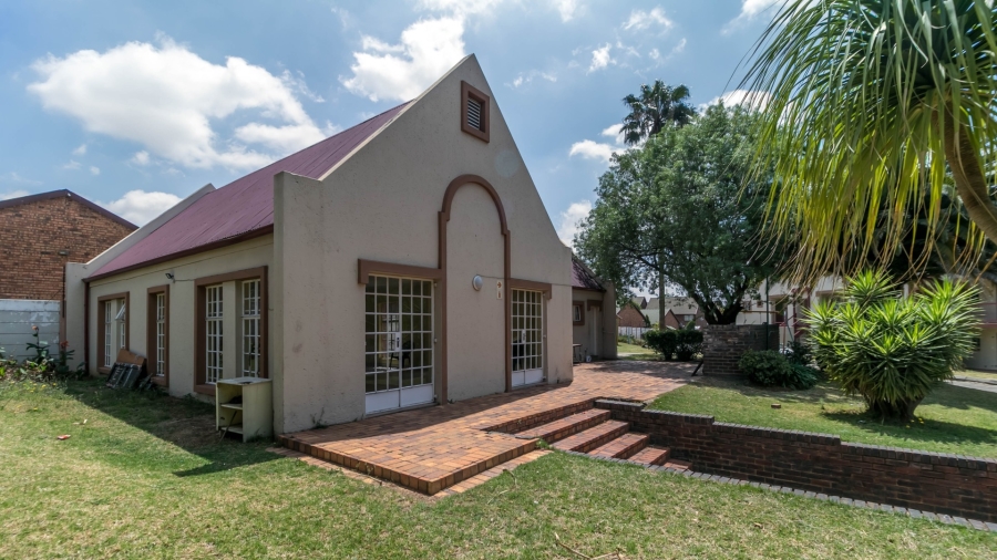 2 Bedroom Property for Sale in Noordwyk Gauteng
