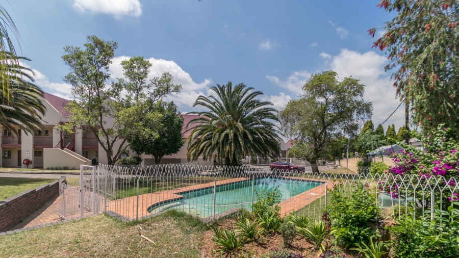 2 Bedroom Property for Sale in Noordwyk Gauteng