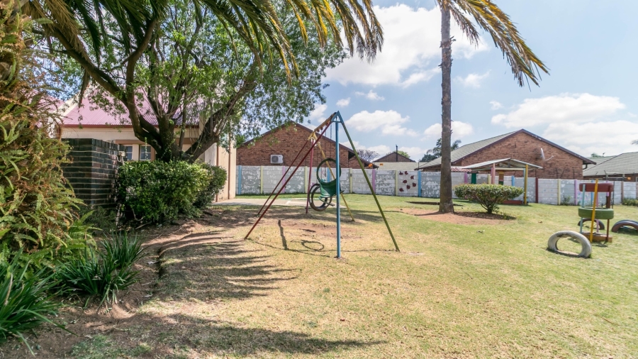 2 Bedroom Property for Sale in Noordwyk Gauteng