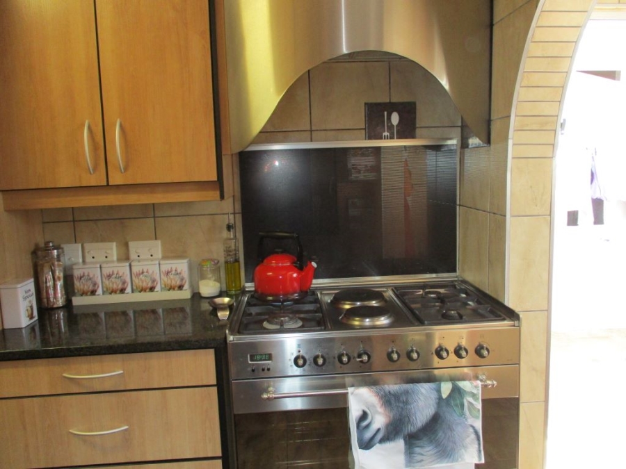 3 Bedroom Property for Sale in Wilro Park Gauteng