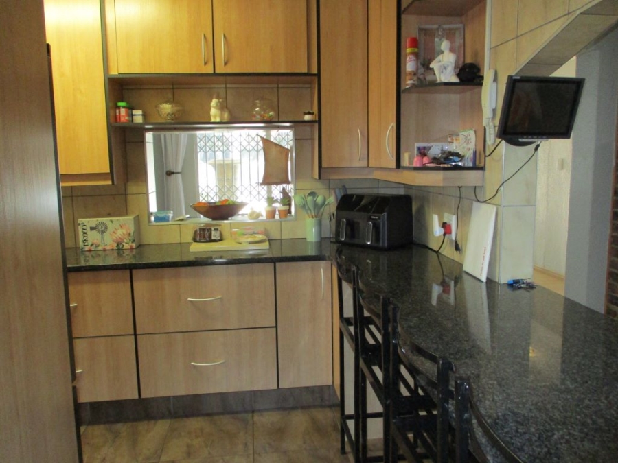 3 Bedroom Property for Sale in Wilro Park Gauteng