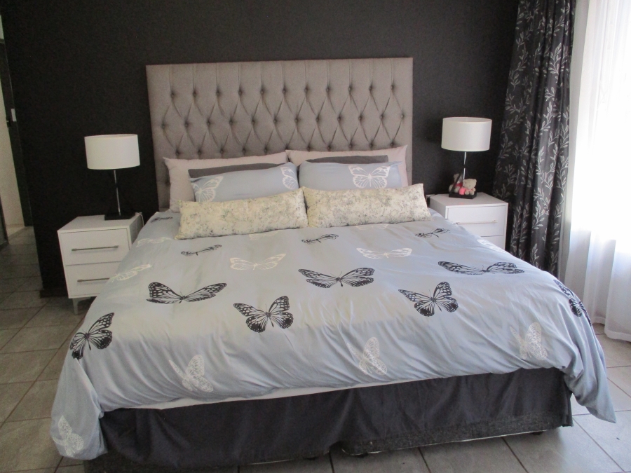 3 Bedroom Property for Sale in Wilro Park Gauteng