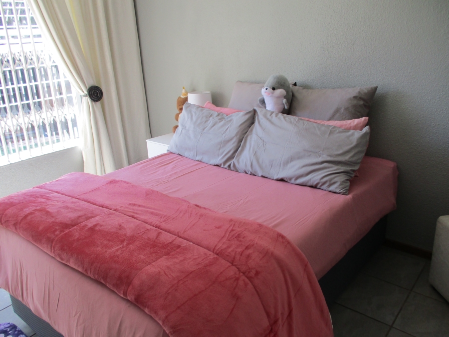 3 Bedroom Property for Sale in Wilro Park Gauteng