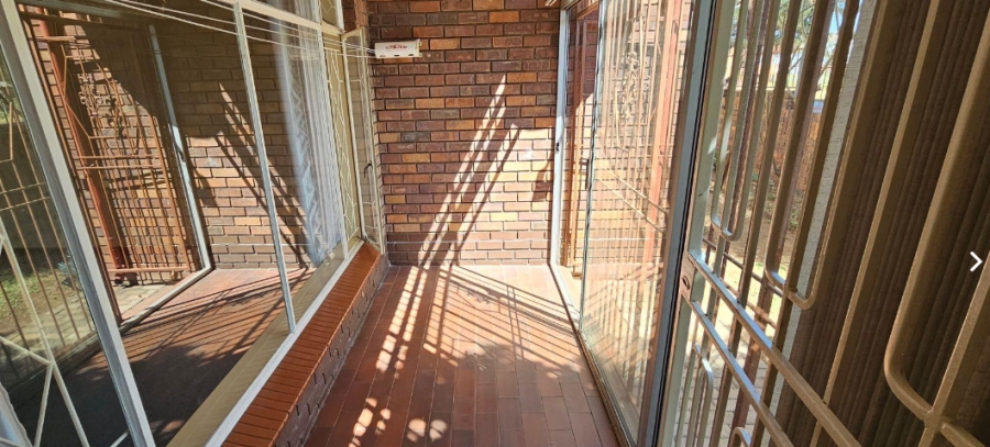 2 Bedroom Property for Sale in New Redruth Gauteng