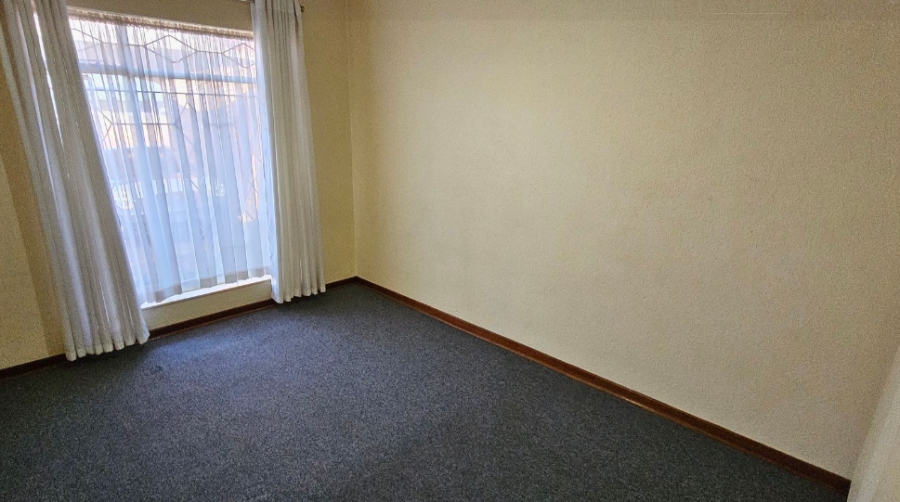 2 Bedroom Property for Sale in New Redruth Gauteng