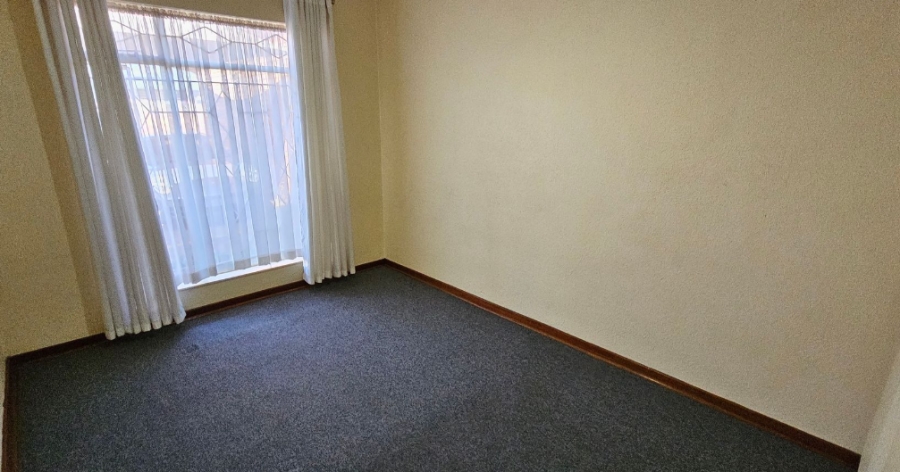 2 Bedroom Property for Sale in New Redruth Gauteng