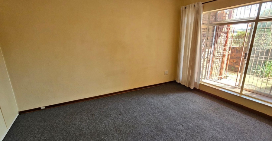 2 Bedroom Property for Sale in New Redruth Gauteng