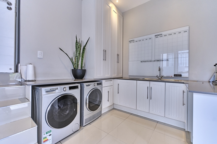 To Let 4 Bedroom Property for Rent in Waterfall Country Village Gauteng