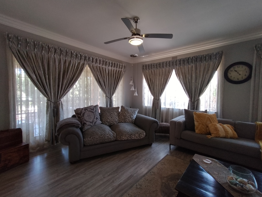 6 Bedroom Property for Sale in Florida Park Gauteng