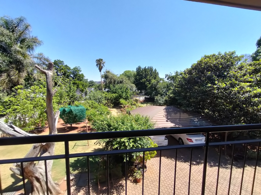 6 Bedroom Property for Sale in Florida Park Gauteng