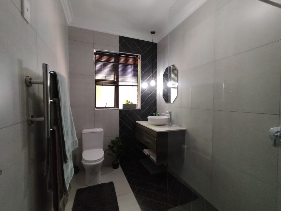 6 Bedroom Property for Sale in Florida Park Gauteng