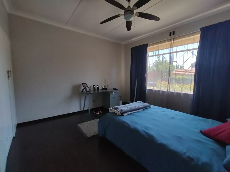 6 Bedroom Property for Sale in Florida Park Gauteng