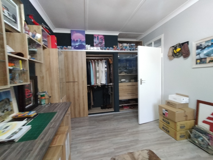 6 Bedroom Property for Sale in Florida Park Gauteng