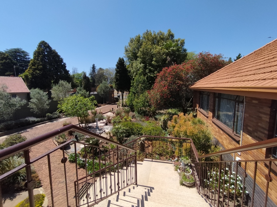6 Bedroom Property for Sale in Florida Park Gauteng
