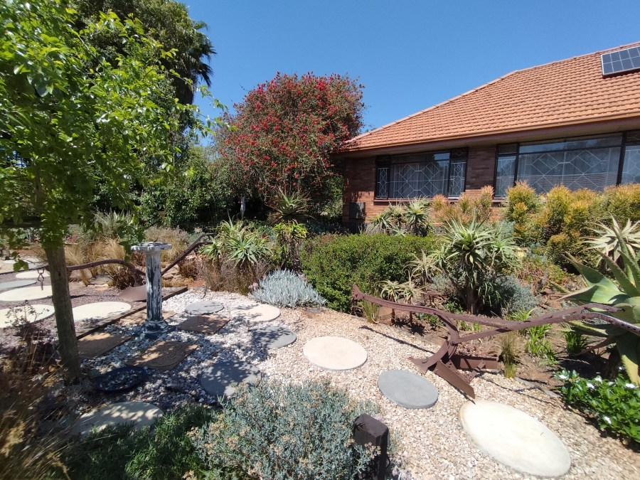 6 Bedroom Property for Sale in Florida Park Gauteng