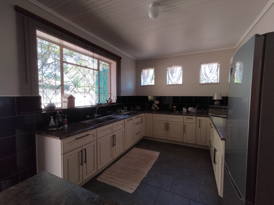 6 Bedroom Property for Sale in Florida Park Gauteng
