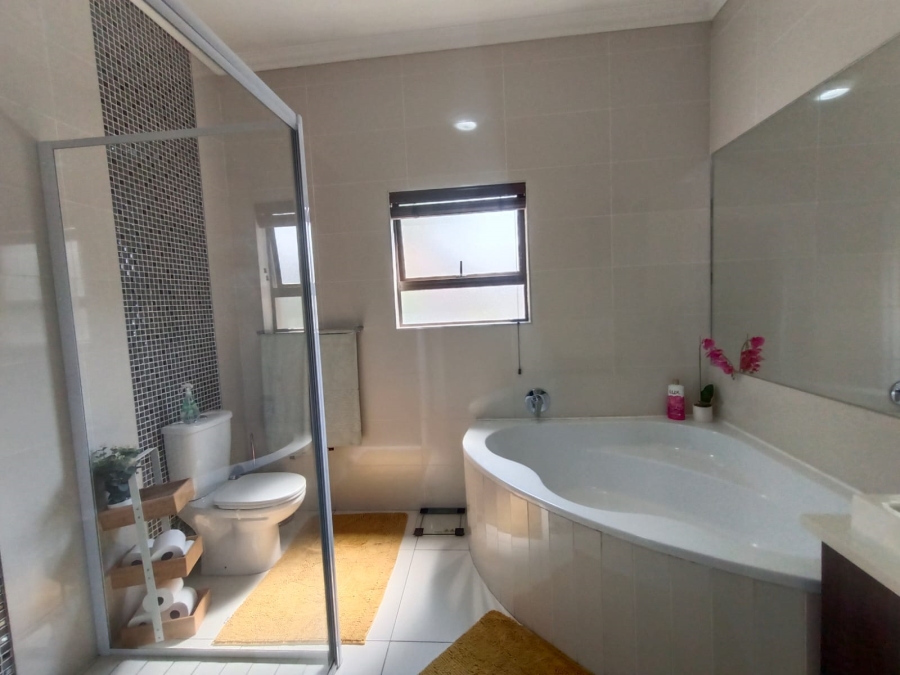 3 Bedroom Property for Sale in Vanderbijlpark SW 5 Gauteng