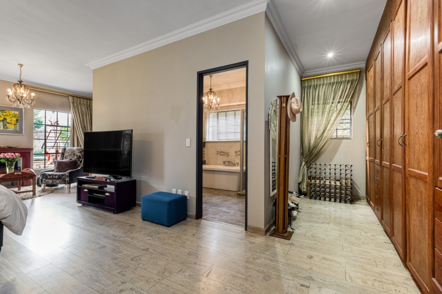 4 Bedroom Property for Sale in Linden Gauteng