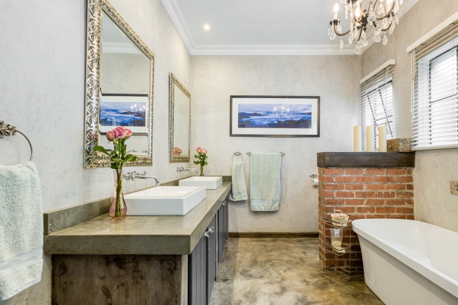 4 Bedroom Property for Sale in Linden Gauteng