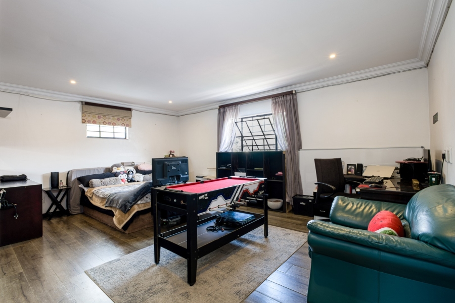 4 Bedroom Property for Sale in Linden Gauteng