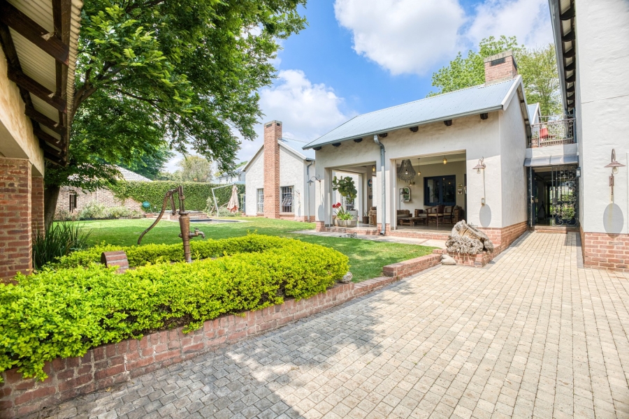 4 Bedroom Property for Sale in Linden Gauteng