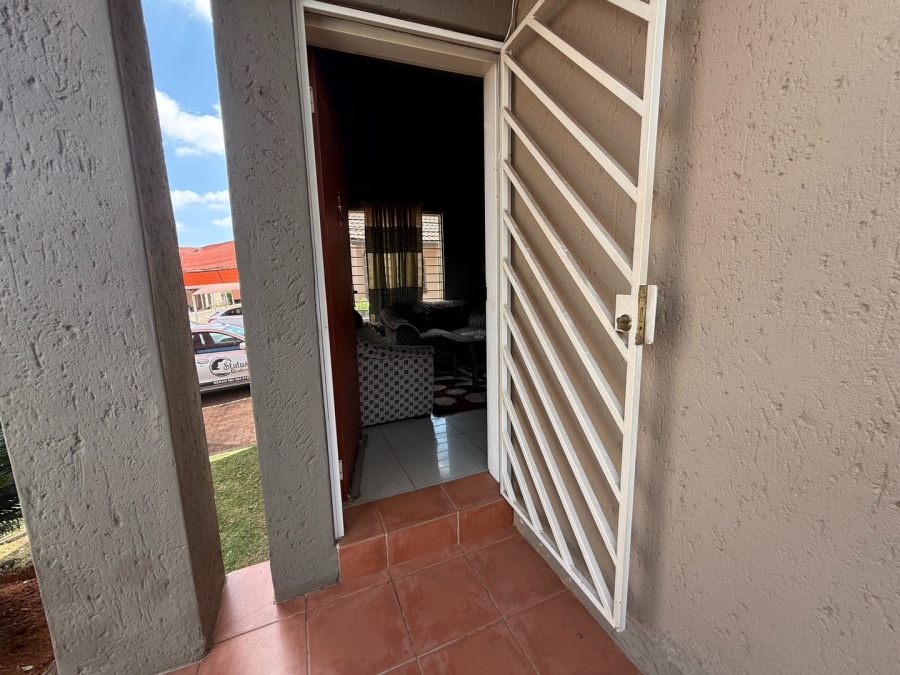 4 Bedroom Property for Sale in Mondeor Gauteng