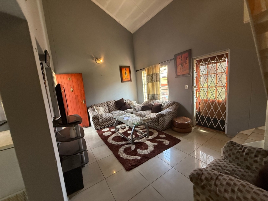 4 Bedroom Property for Sale in Mondeor Gauteng
