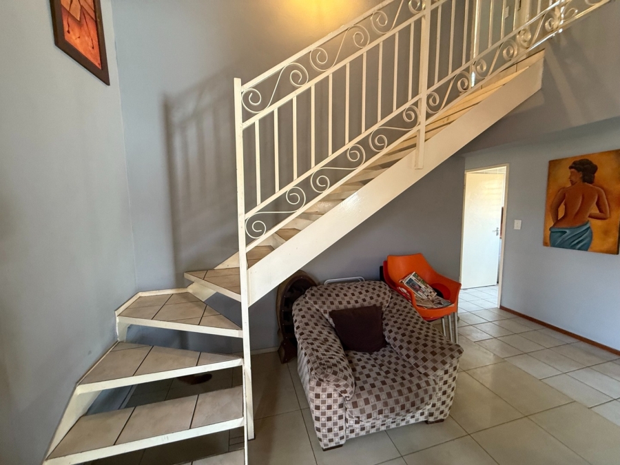 4 Bedroom Property for Sale in Mondeor Gauteng