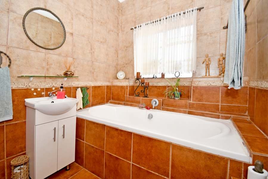 5 Bedroom Property for Sale in Crosby Gauteng