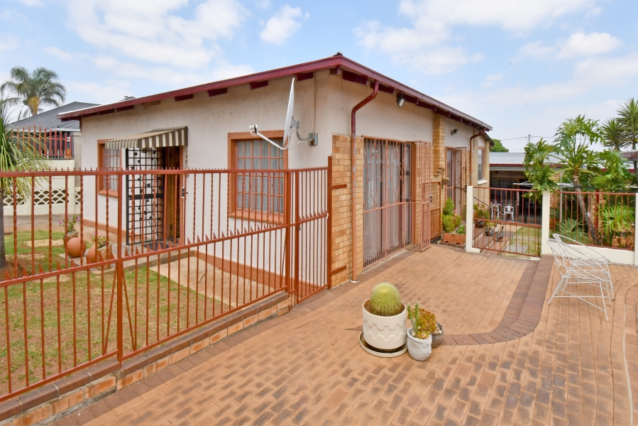 5 Bedroom Property for Sale in Crosby Gauteng