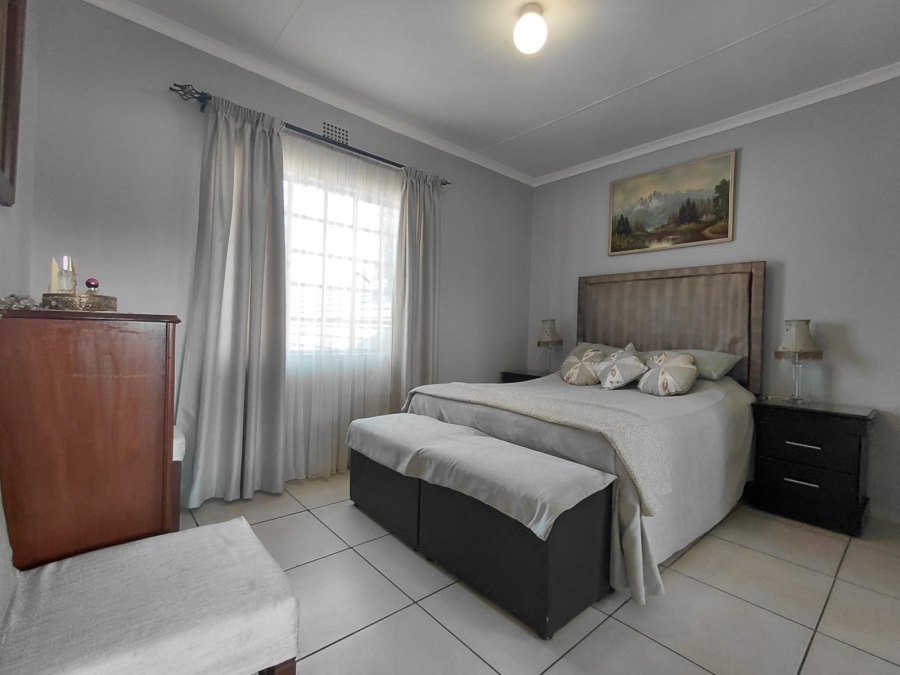 To Let 1 Bedroom Property for Rent in Brackenhurst Gauteng