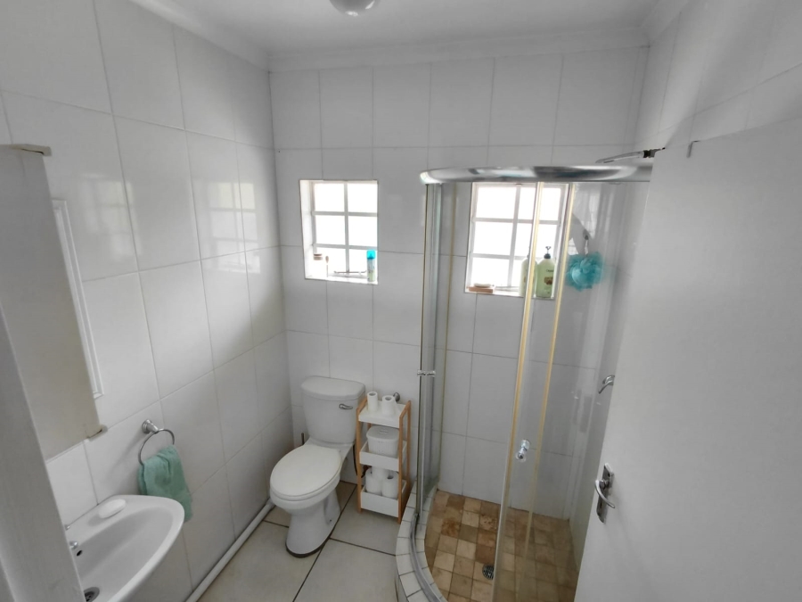 To Let 1 Bedroom Property for Rent in Brackenhurst Gauteng