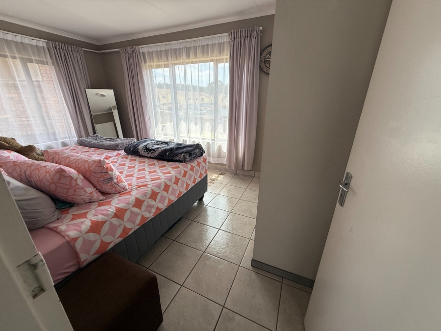 2 Bedroom Property for Sale in Mondeor Gauteng