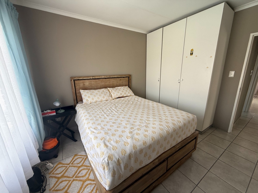 2 Bedroom Property for Sale in Mondeor Gauteng