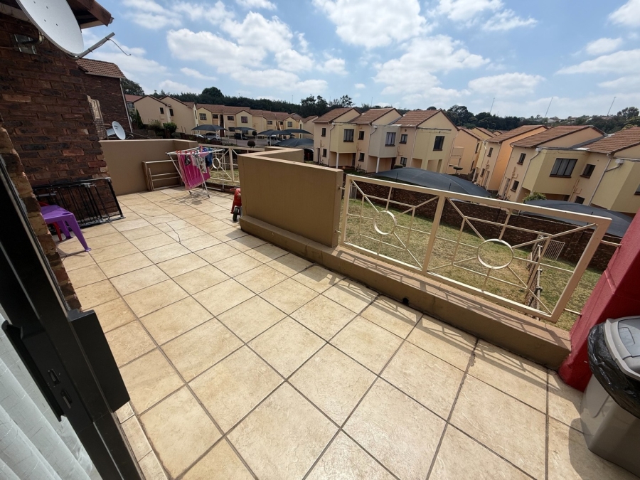 2 Bedroom Property for Sale in Mondeor Gauteng