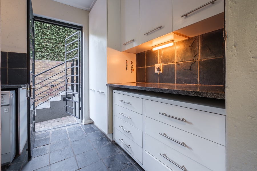 4 Bedroom Property for Sale in Waterkloof Ridge Gauteng