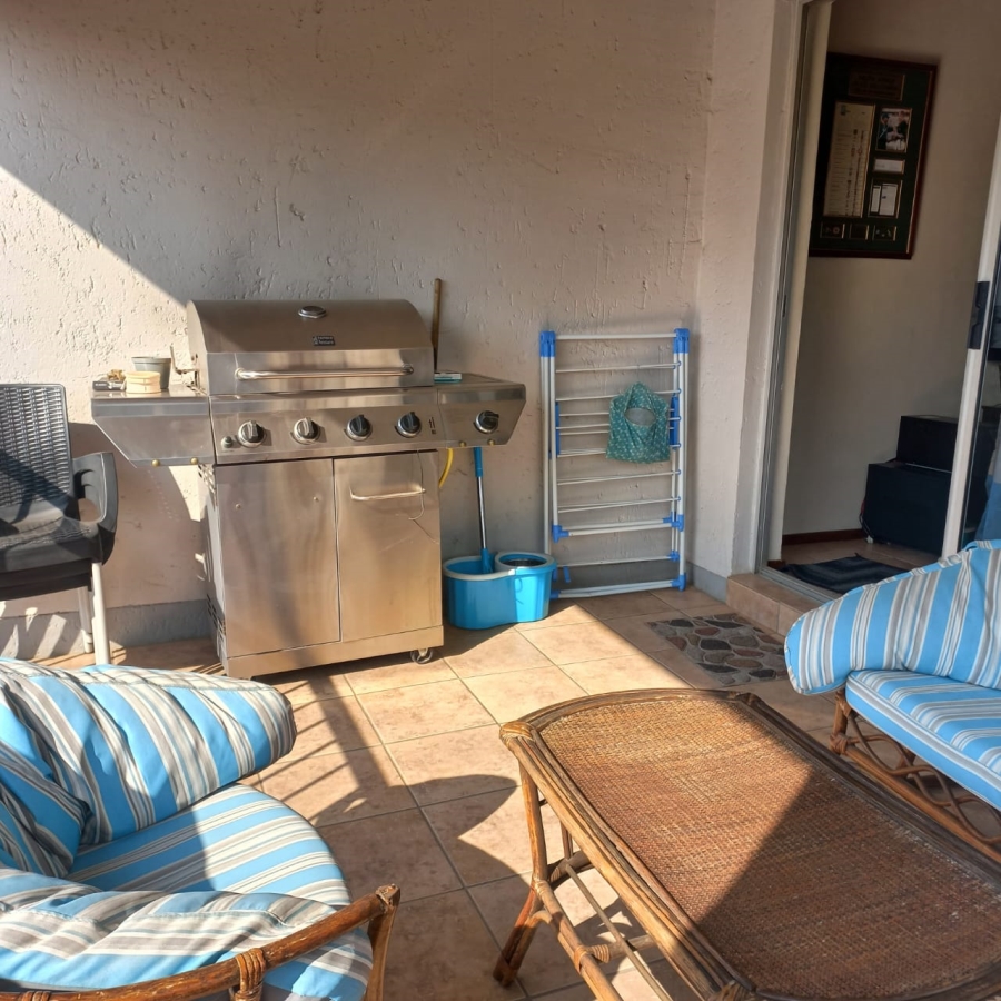 2 Bedroom Property for Sale in Wilgeheuwel Gauteng
