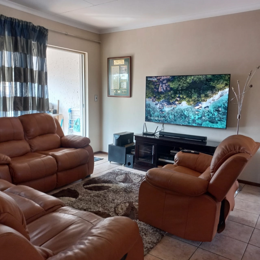 2 Bedroom Property for Sale in Wilgeheuwel Gauteng