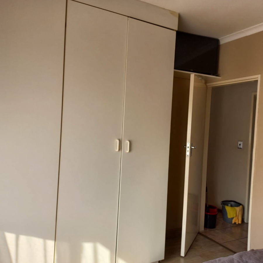 2 Bedroom Property for Sale in Wilgeheuwel Gauteng