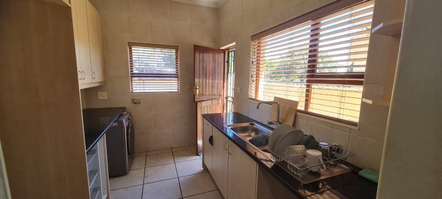 5 Bedroom Property for Sale in Eden Glen Gauteng