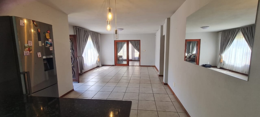 5 Bedroom Property for Sale in Eden Glen Gauteng