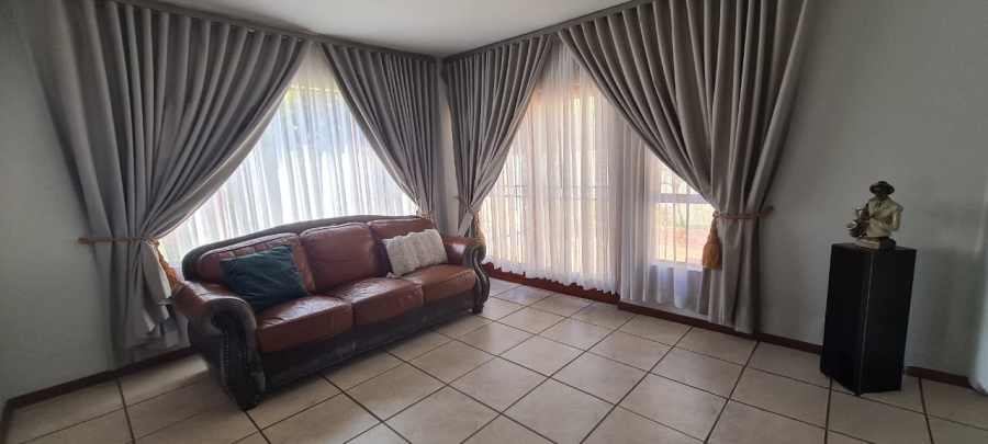 5 Bedroom Property for Sale in Eden Glen Gauteng