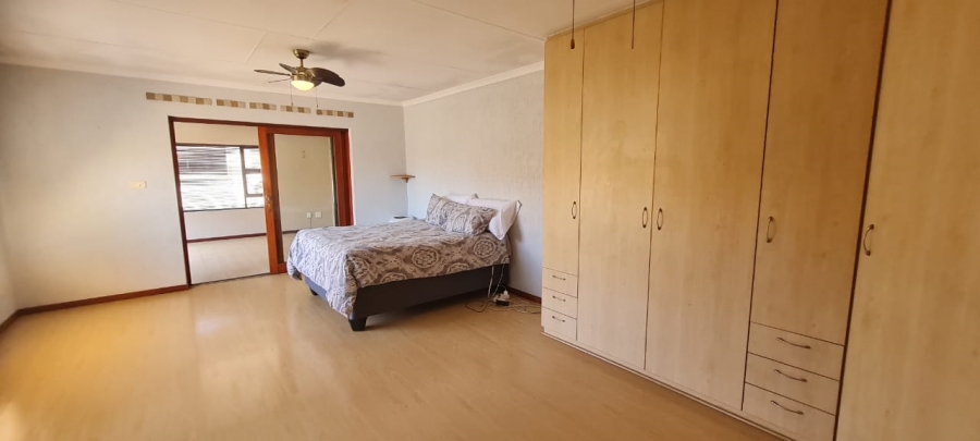 5 Bedroom Property for Sale in Eden Glen Gauteng