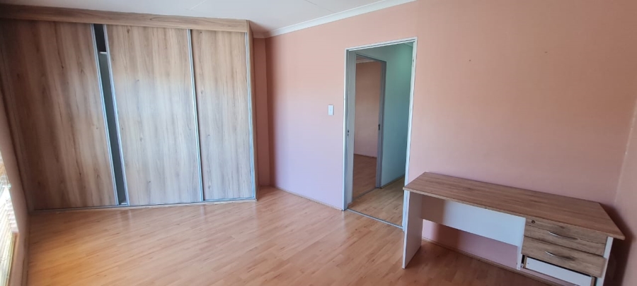 5 Bedroom Property for Sale in Eden Glen Gauteng