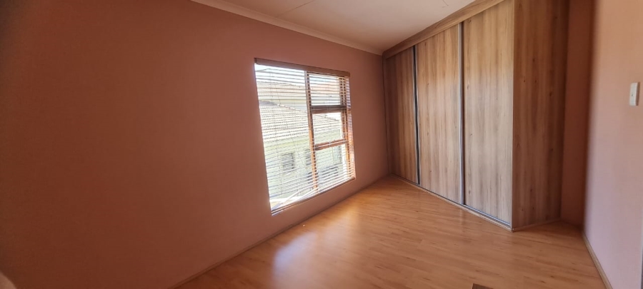 5 Bedroom Property for Sale in Eden Glen Gauteng