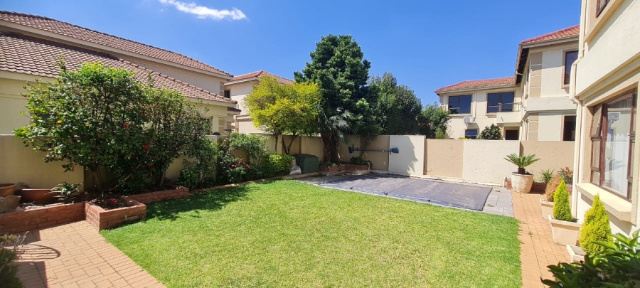 5 Bedroom Property for Sale in Eden Glen Gauteng