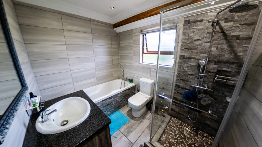 3 Bedroom Property for Sale in Eldo Lakes Estate Gauteng