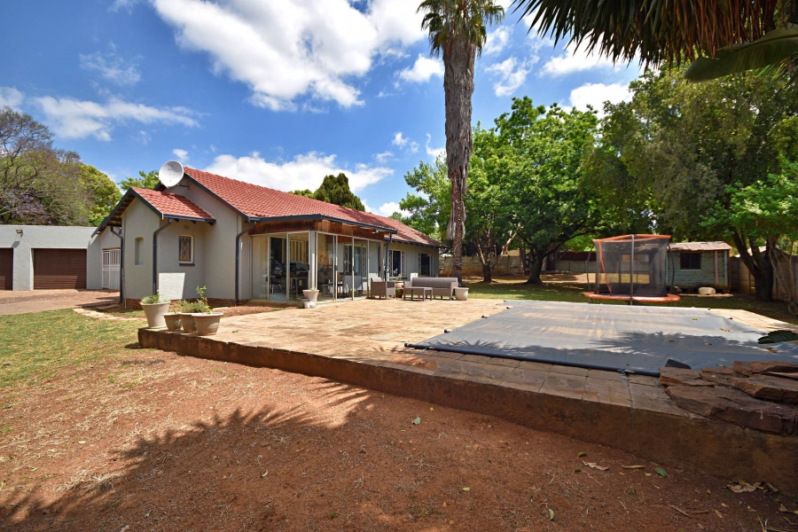 To Let 3 Bedroom Property for Rent in Bromhof Gauteng